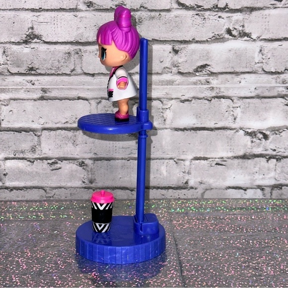 L.O.L. Surprise!  FRONT LINE HERO PHD BB Doll Bottle MGAE Cares Limited Edition - Picture 4 of 9